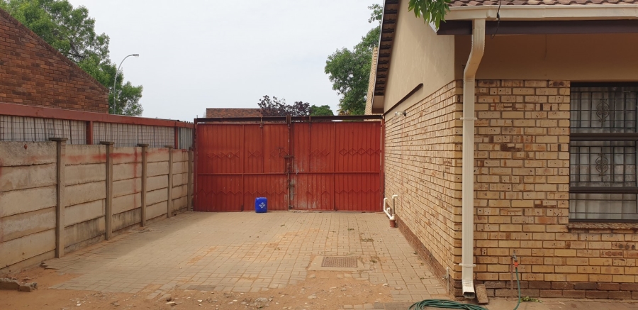  Bedroom Property for Sale in Pellissier Free State